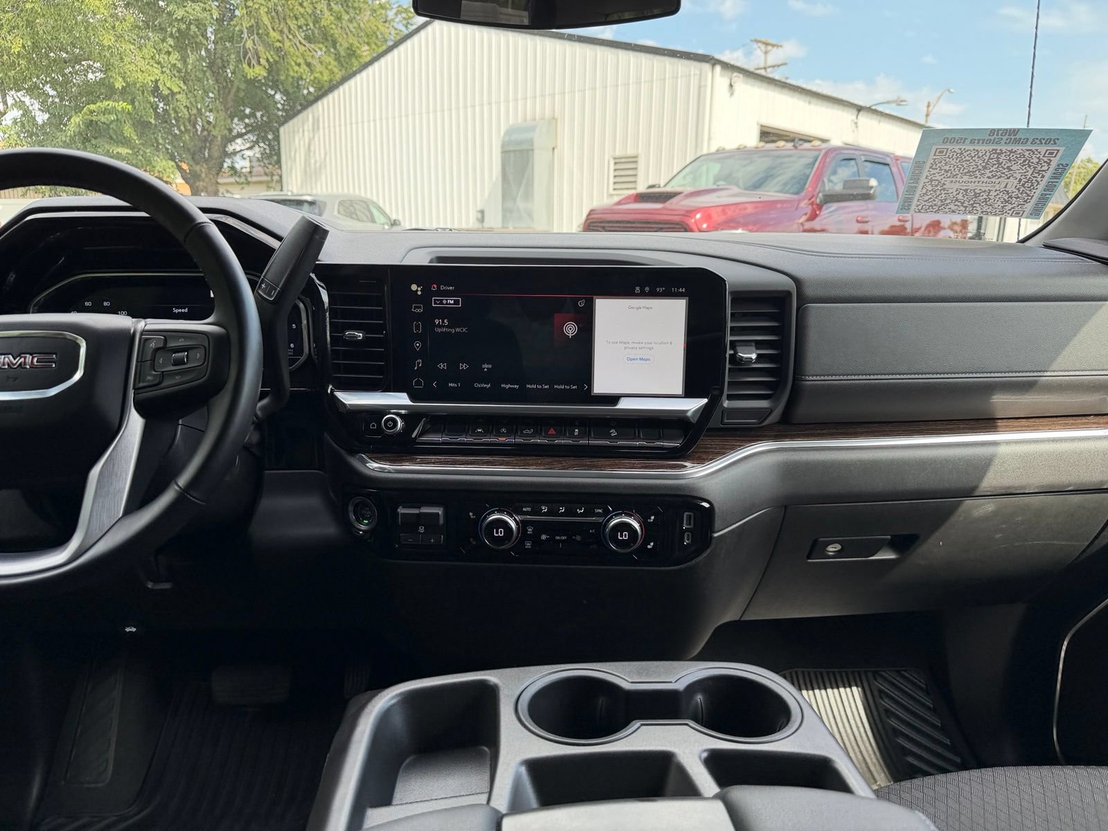 Used 2023 GMC Sierra 1500 SLE w/ X31 Off-Road Package AWD/4WD image 18