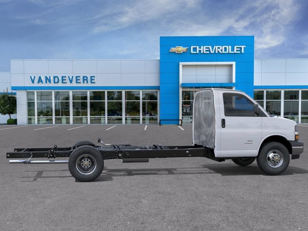New 2026 Chevrolet Express 3500 w/ Power Convenience Package RWD image 31