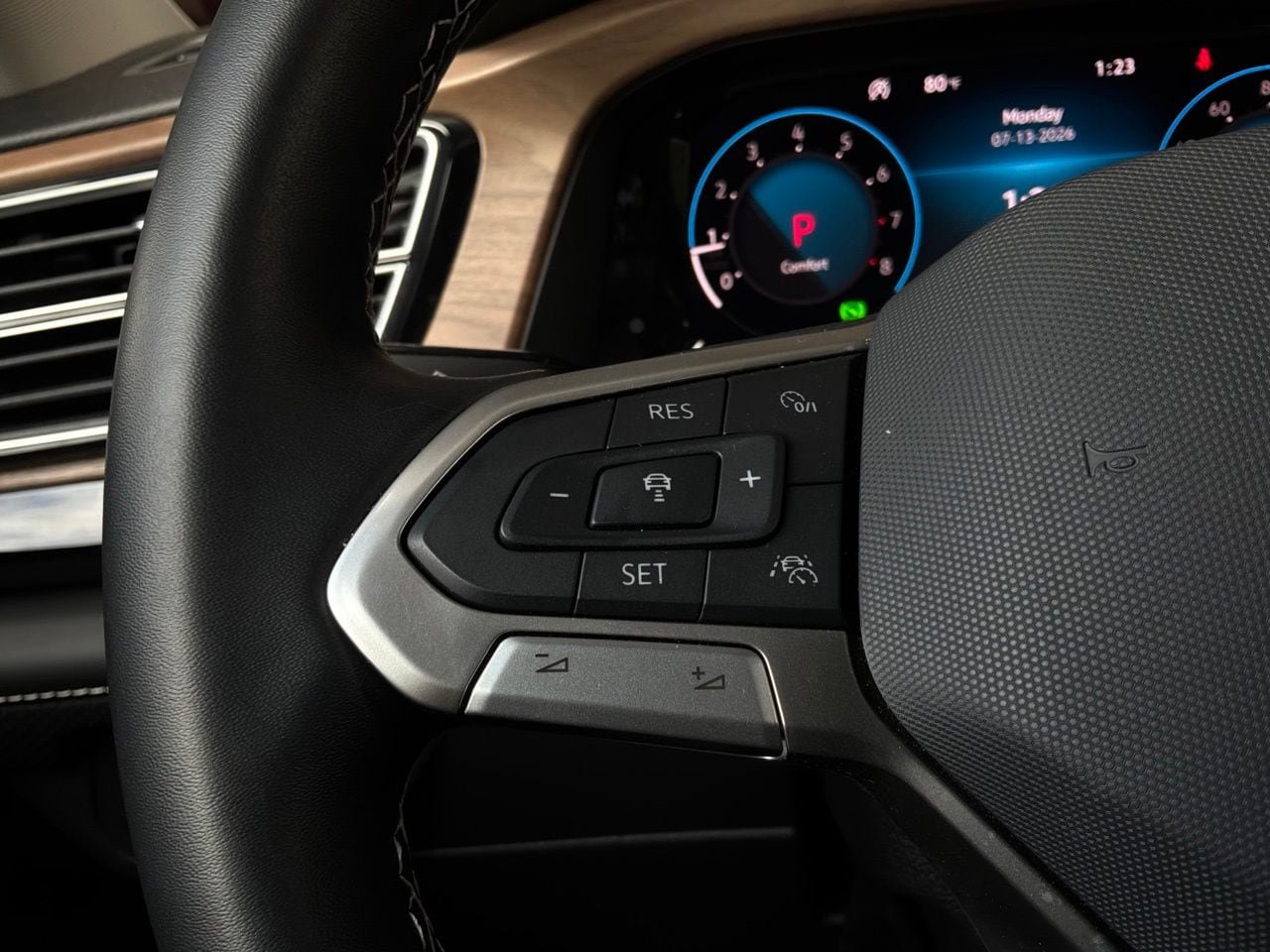 Used 2026 Volkswagen Atlas SE AWD/4WD image 40
