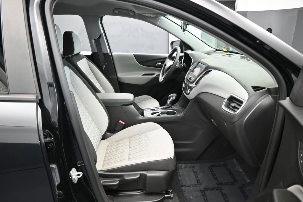Used 2023 Chevrolet Equinox LS FWD image 34