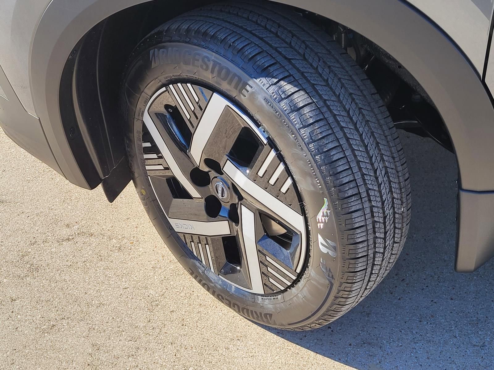 New 2026 Nissan Kicks SV image 12