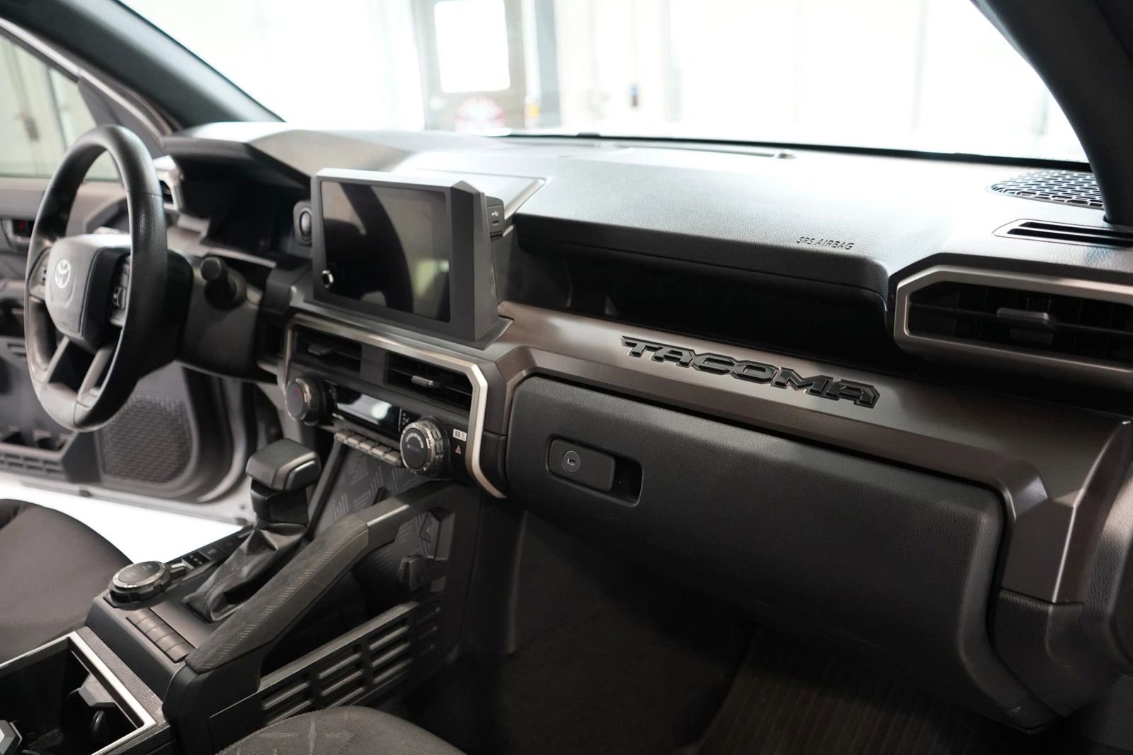 Used 2024 Toyota Tacoma SR5 AWD/4WD image 22