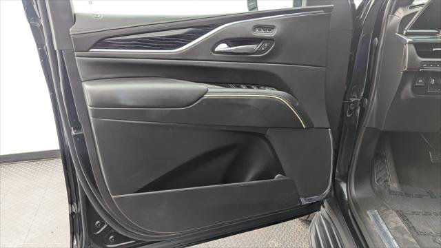 Used 2023 Cadillac Escalade ESV Sport AWD/4WD image 13
