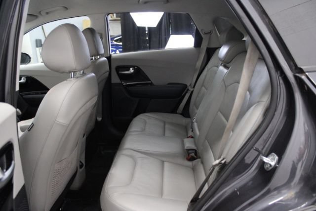 Used 2018 Kia Niro EX Premium FWD image 19