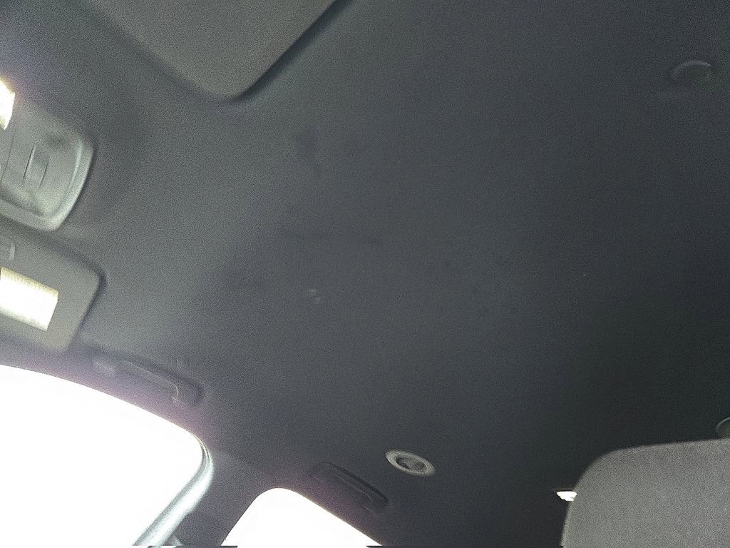 Used 2023 Chevrolet Traverse LT image 20