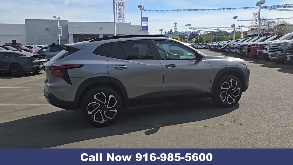 New 2026 Chevrolet Trax RS w/ Sunroof Package image 12