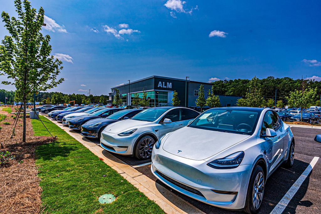 Used 2023 Audi Q8 Premium Plus image 45