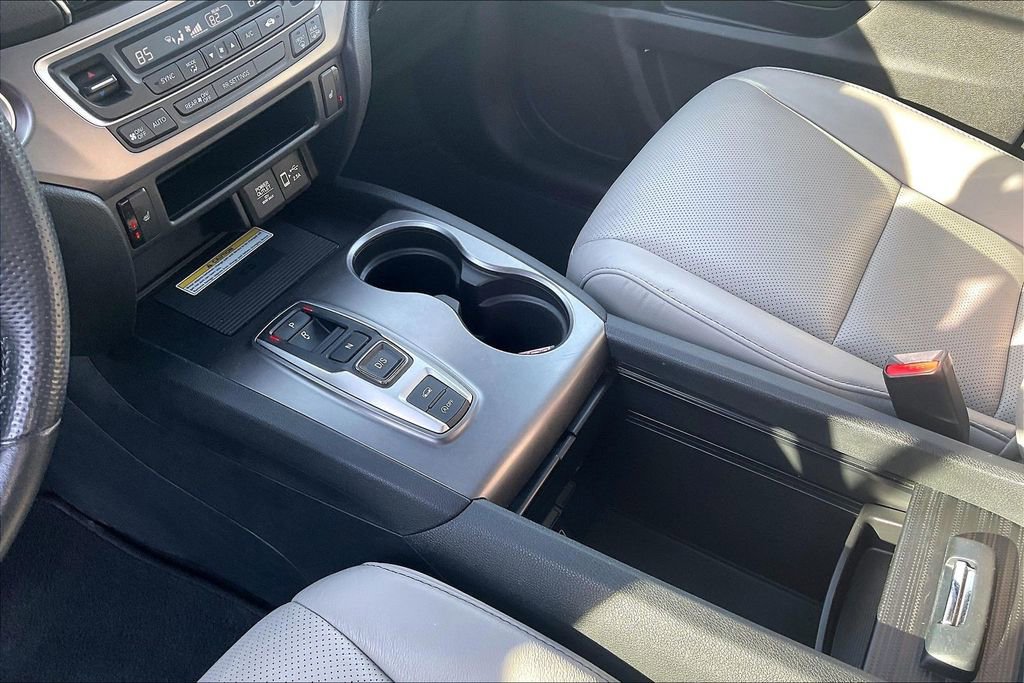 Used 2023 Honda Passport EX-L image 16