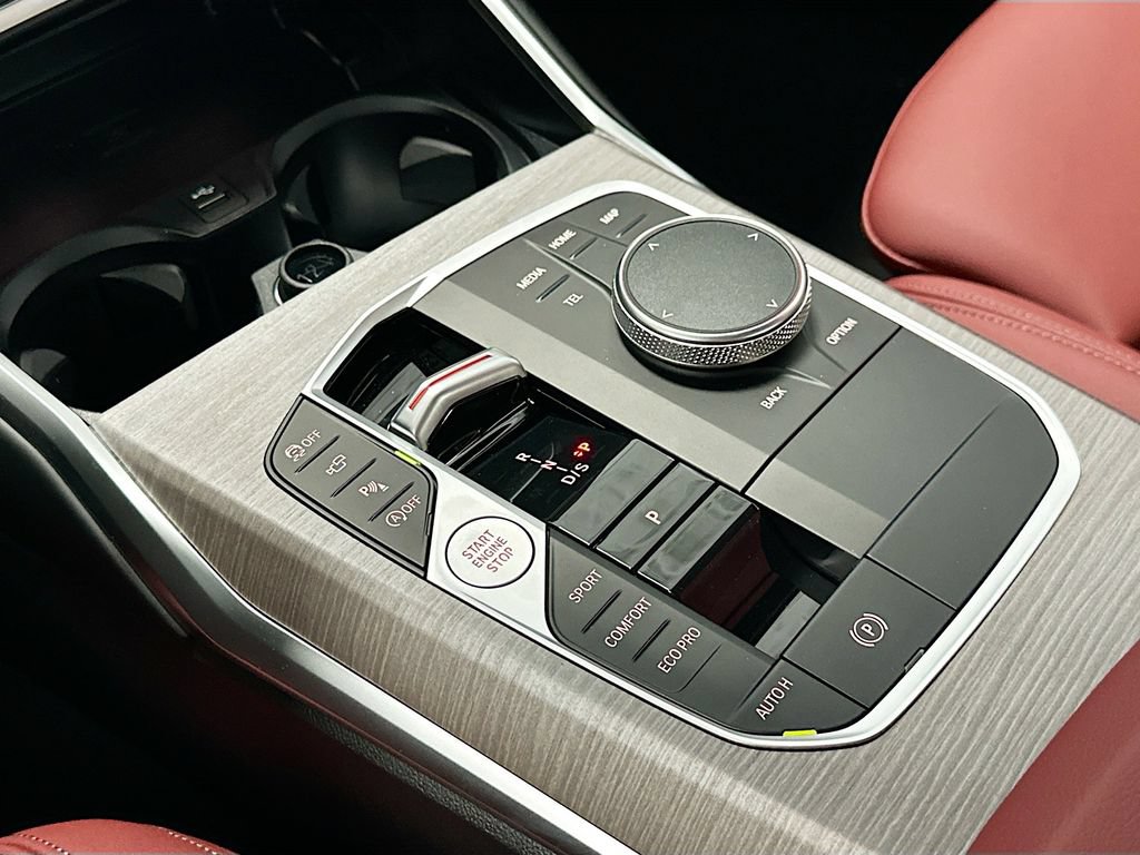 New 2026 BMW 330i xDrive Sedan w/ Premium Package AWD/4WD image 16