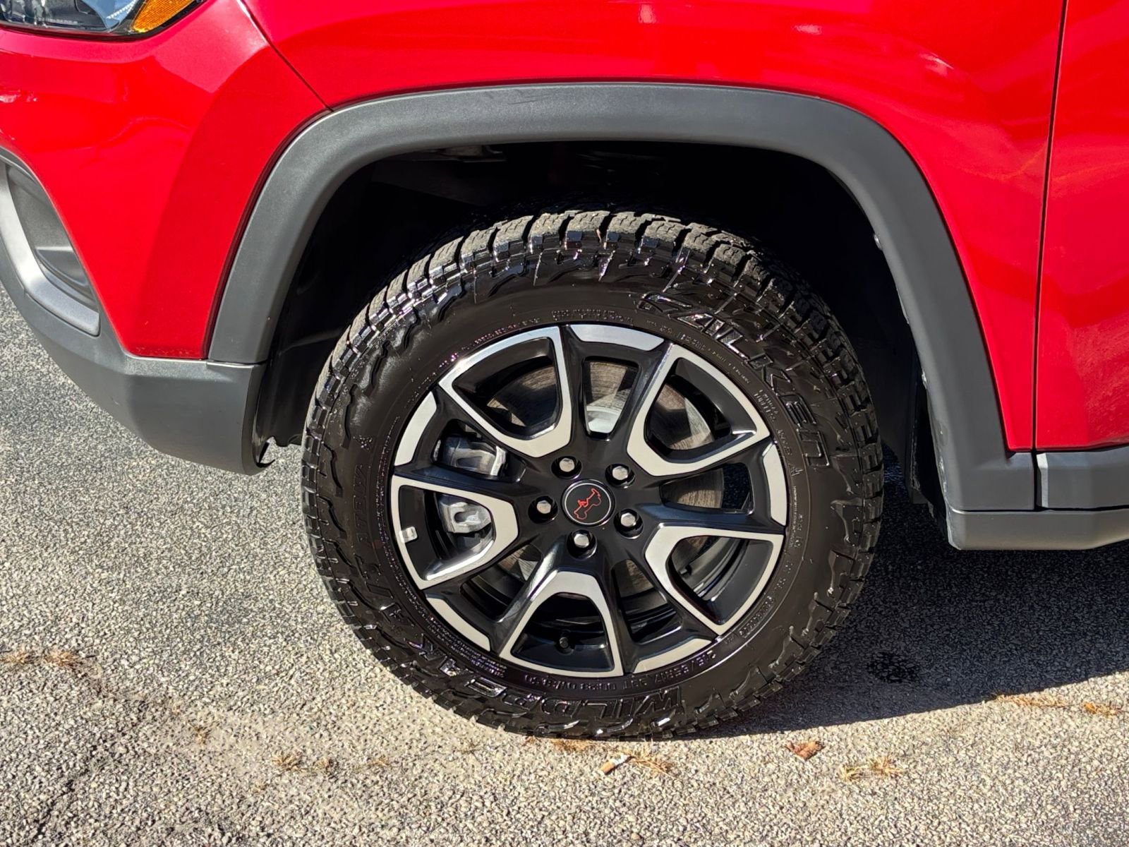 Used 2025 Jeep Compass Trailhawk image 30