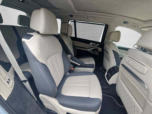 Used 2025 BMW X7 M60i AWD/4WD image 20