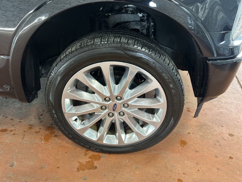 Used 2020 Ford F150 Limited w/ Trailer Tow Package image 10