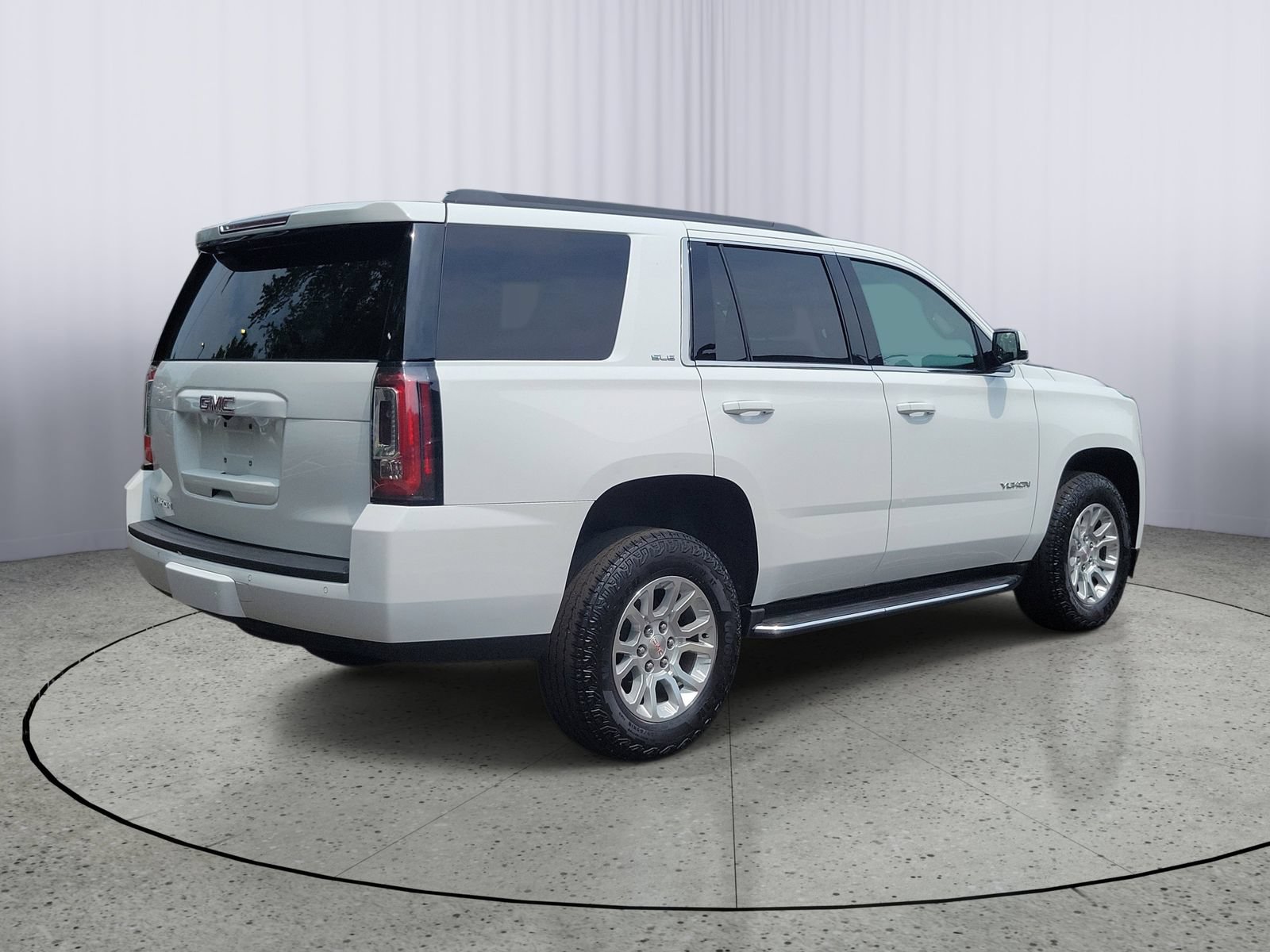 Used 2020 GMC Yukon SLE w/ Convenience Package AWD/4WD image 3