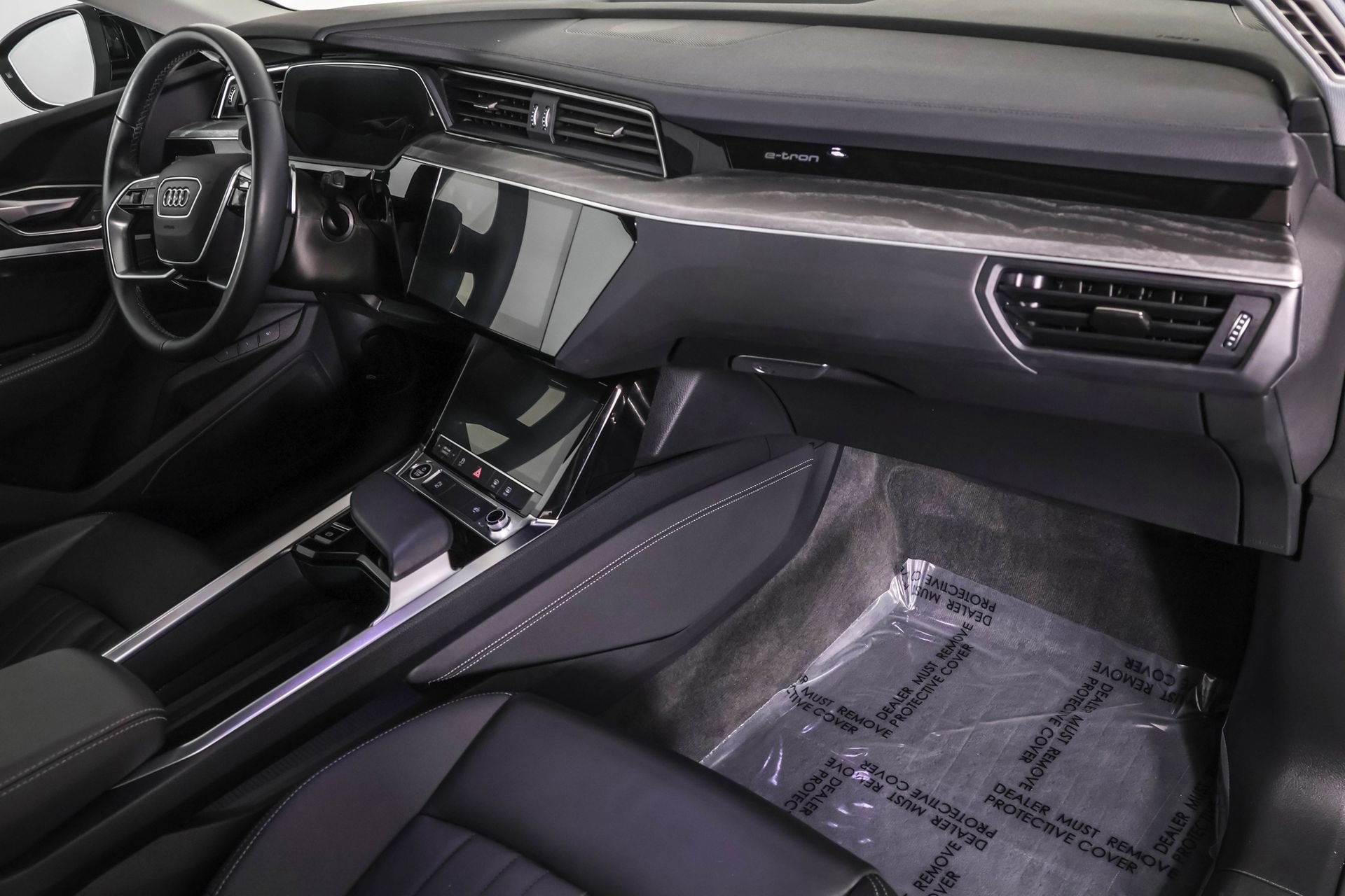 Used 2023 Audi e-tron Premium image 45