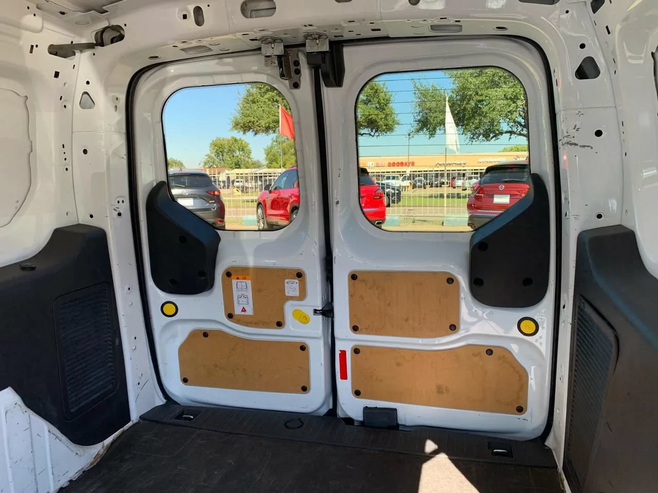 Used 2018 Ford Transit Connect XLT FWD image 11