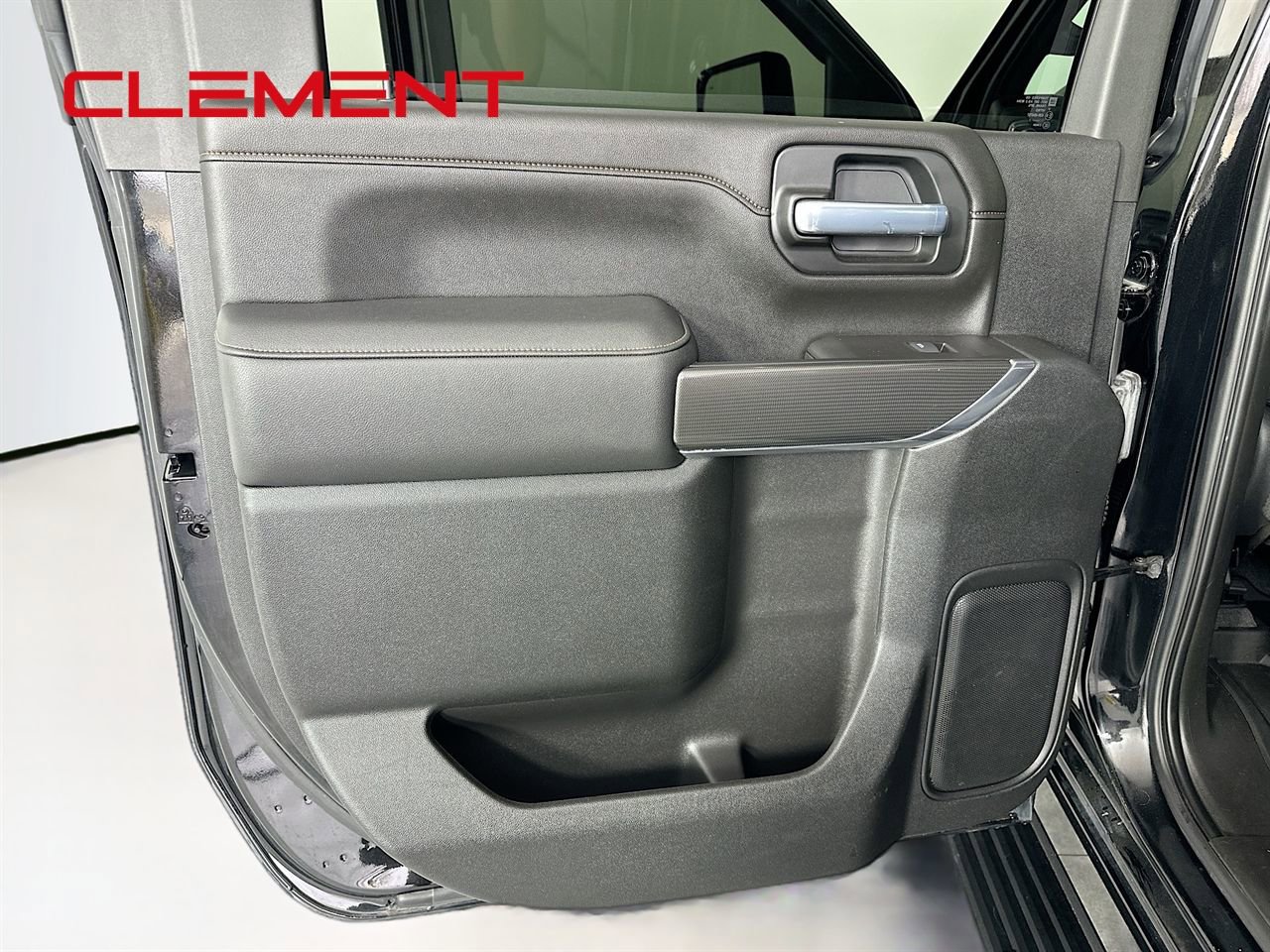 Used 2021 GMC Sierra 3500 AT4 w/ AT4 Premium Plus Package image 32