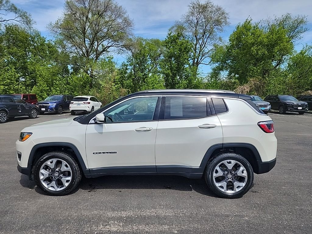 Used 2018 Jeep Compass Limited AWD/4WD image 3