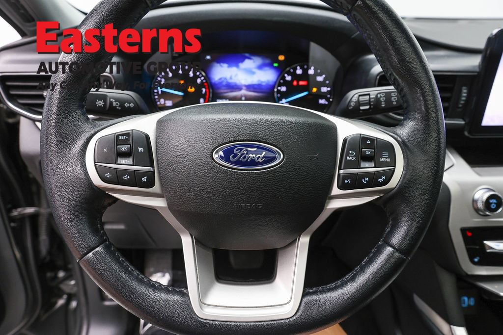 Used 2022 Ford Explorer XLT w/ Equipment Group 202A AWD/4WD image 10