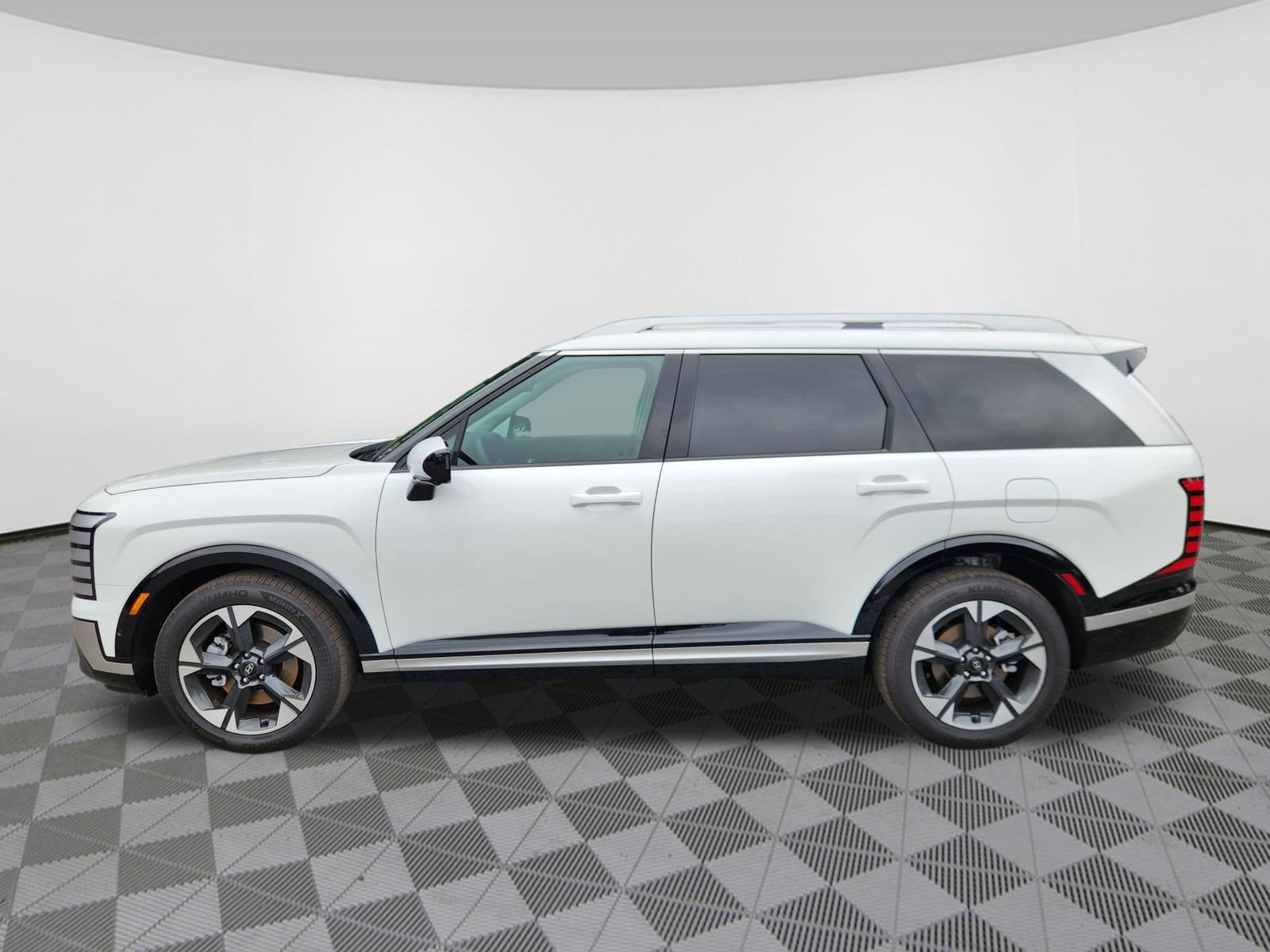 Certified 2026 Hyundai Palisade Limited AWD/4WD image 5