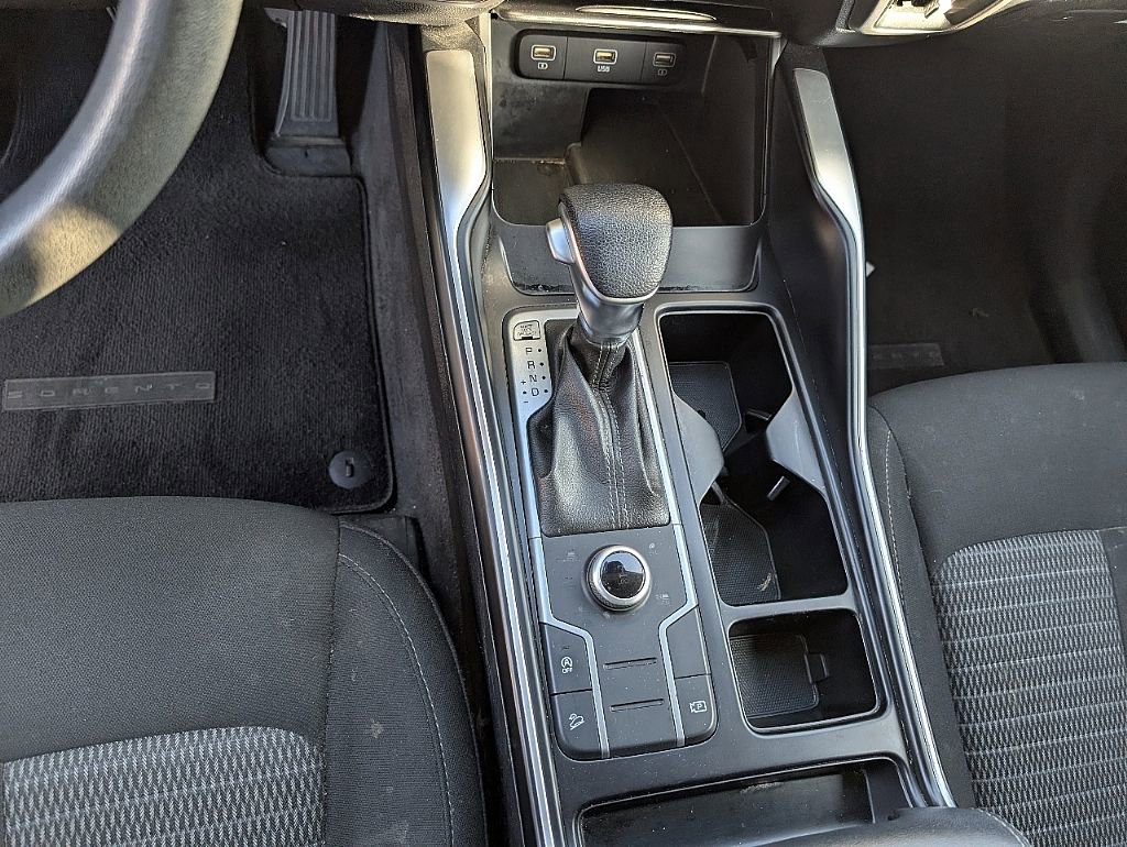 Used 2021 Kia Sorento LX image 32