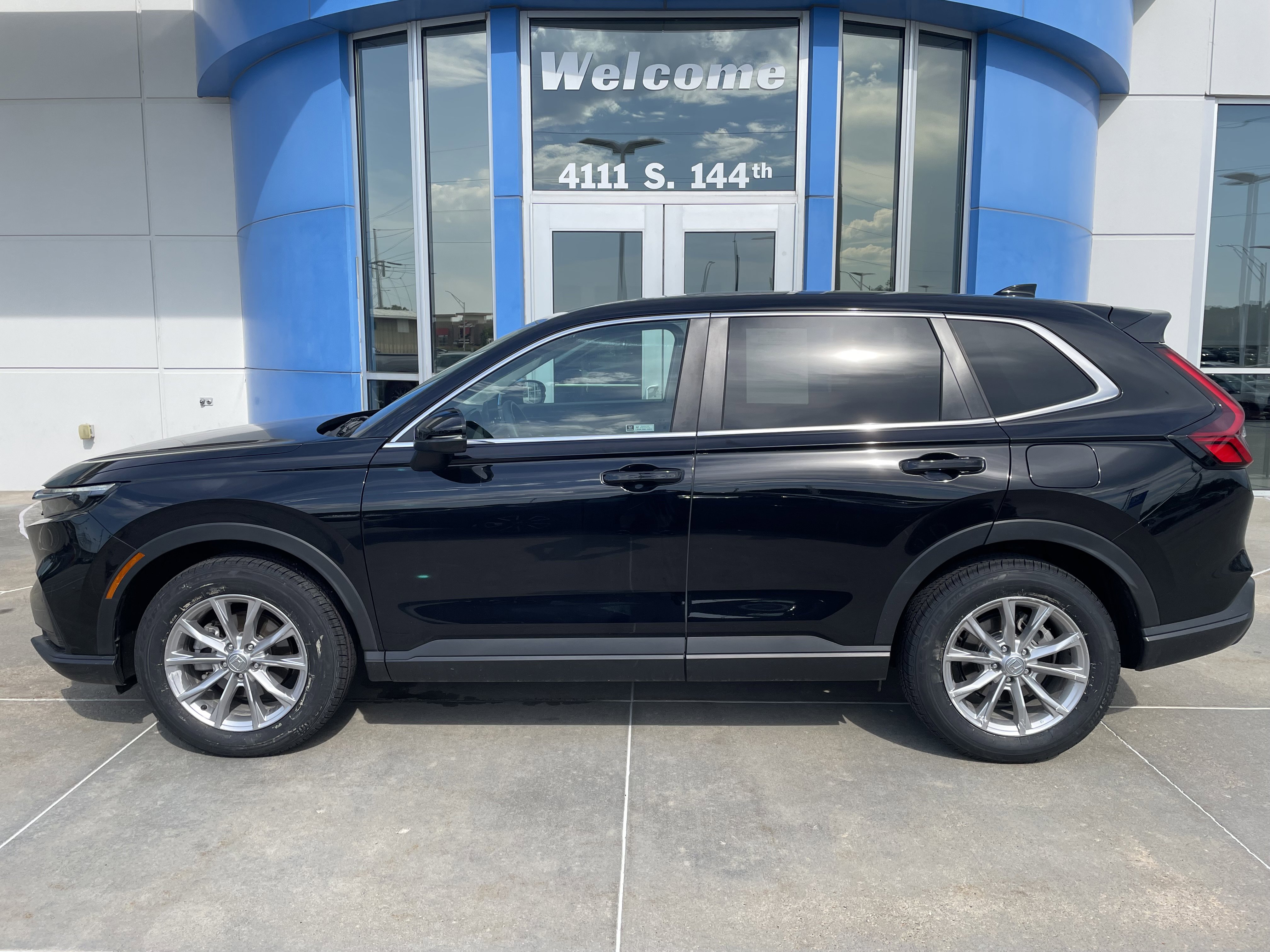 Used 2024 Honda CR-V EX image 1