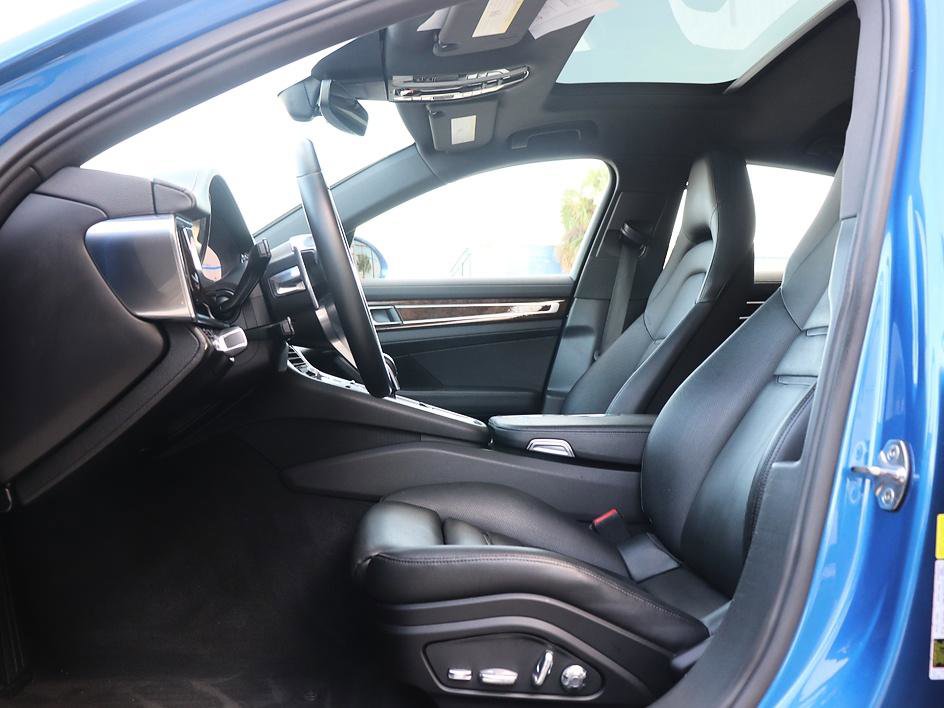 Used 2017 Porsche Panamera 4 image 22