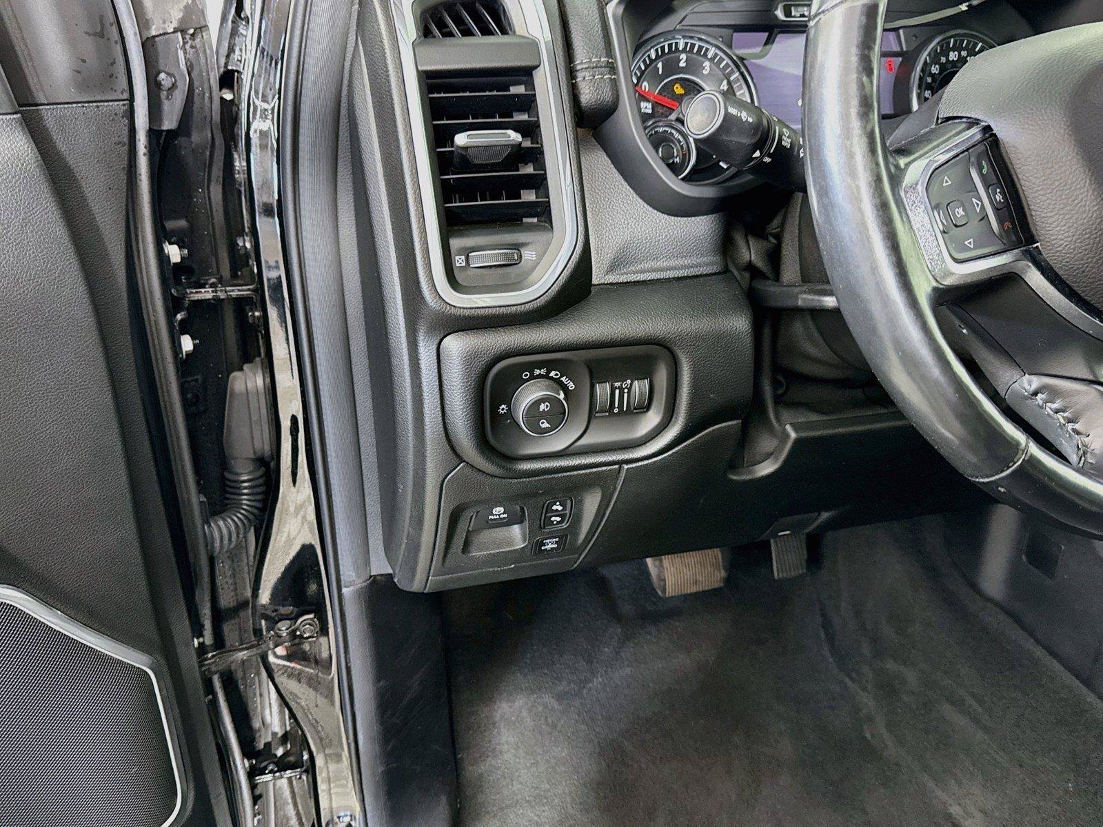 Used 2019 RAM 1500 Laramie AWD/4WD image 13