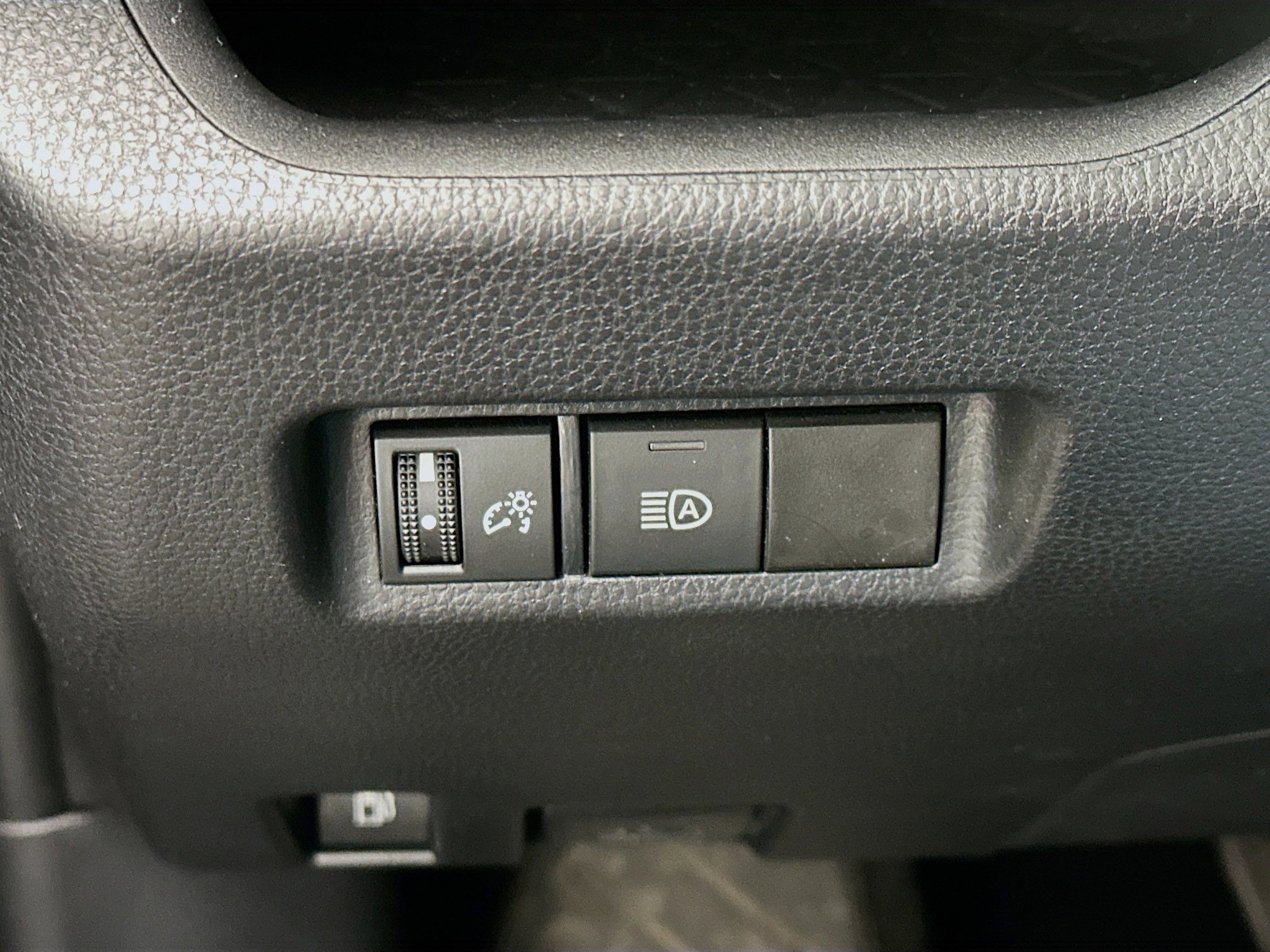 Used 2025 Toyota RAV4 LE image 17