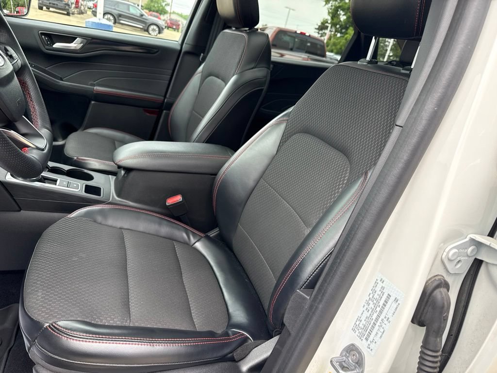 Used 2023 Ford Escape ST-Line w/ Tech Pack #1 AWD/4WD image 8