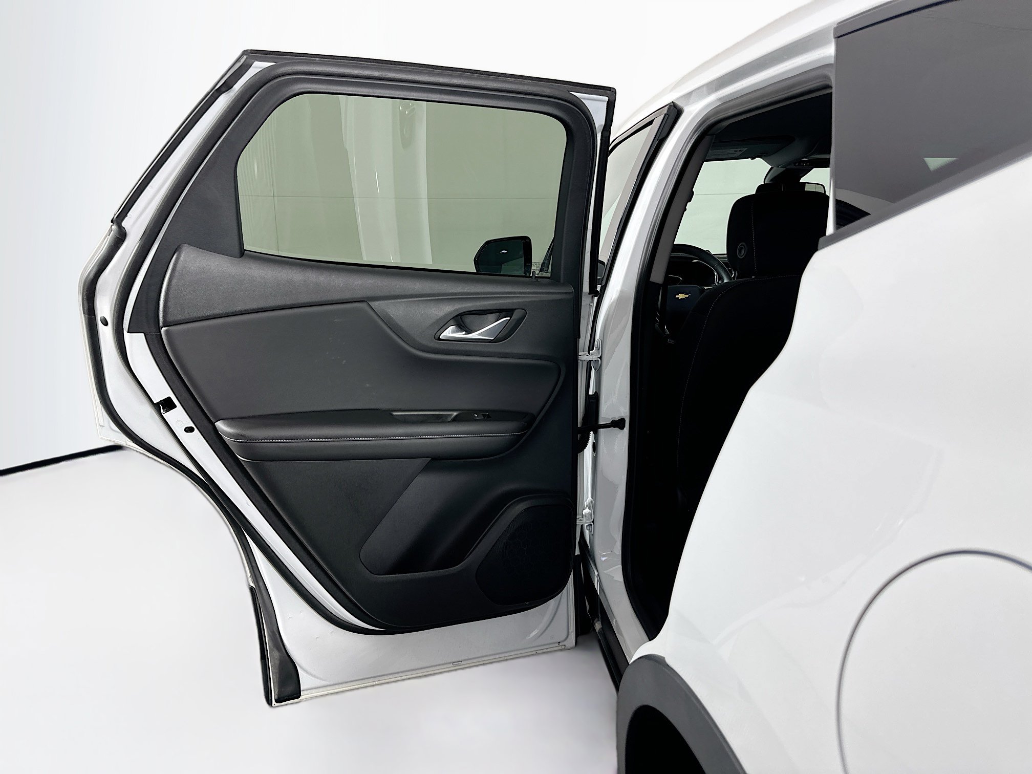 Used 2023 Chevrolet Blazer LT FWD image 24