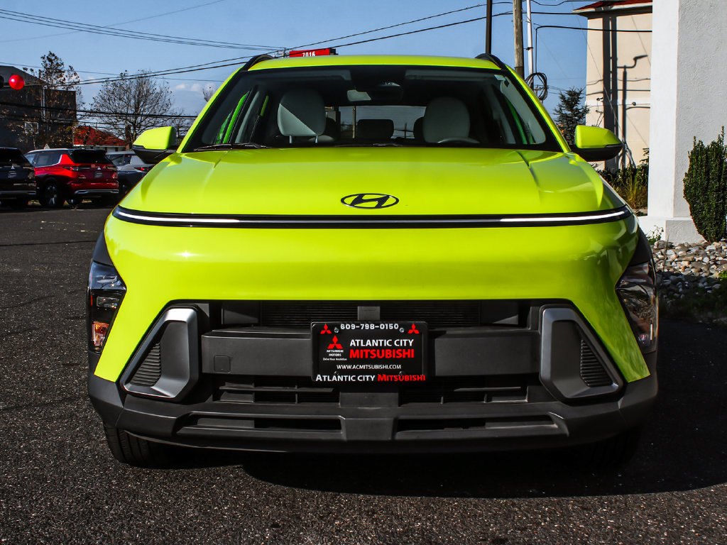 Used 2024 Hyundai Kona SEL AWD/4WD image 2