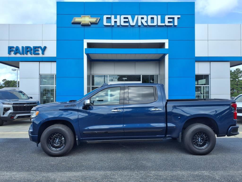 Used 2023 Chevrolet Silverado 1500 High Country w/ Technology Package image 2