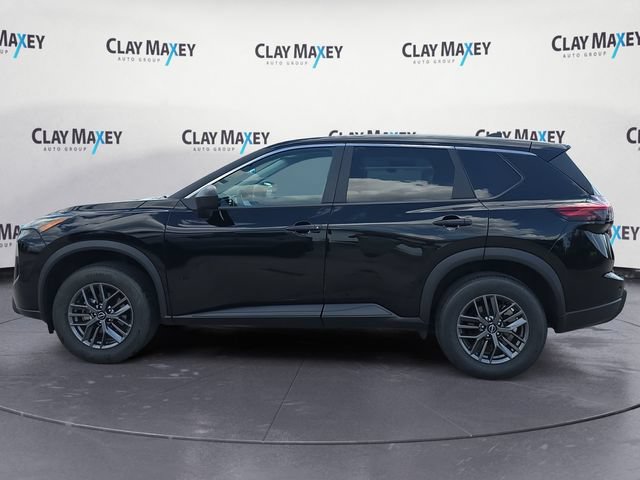 Used 2025 Nissan Rogue S AWD/4WD image 2