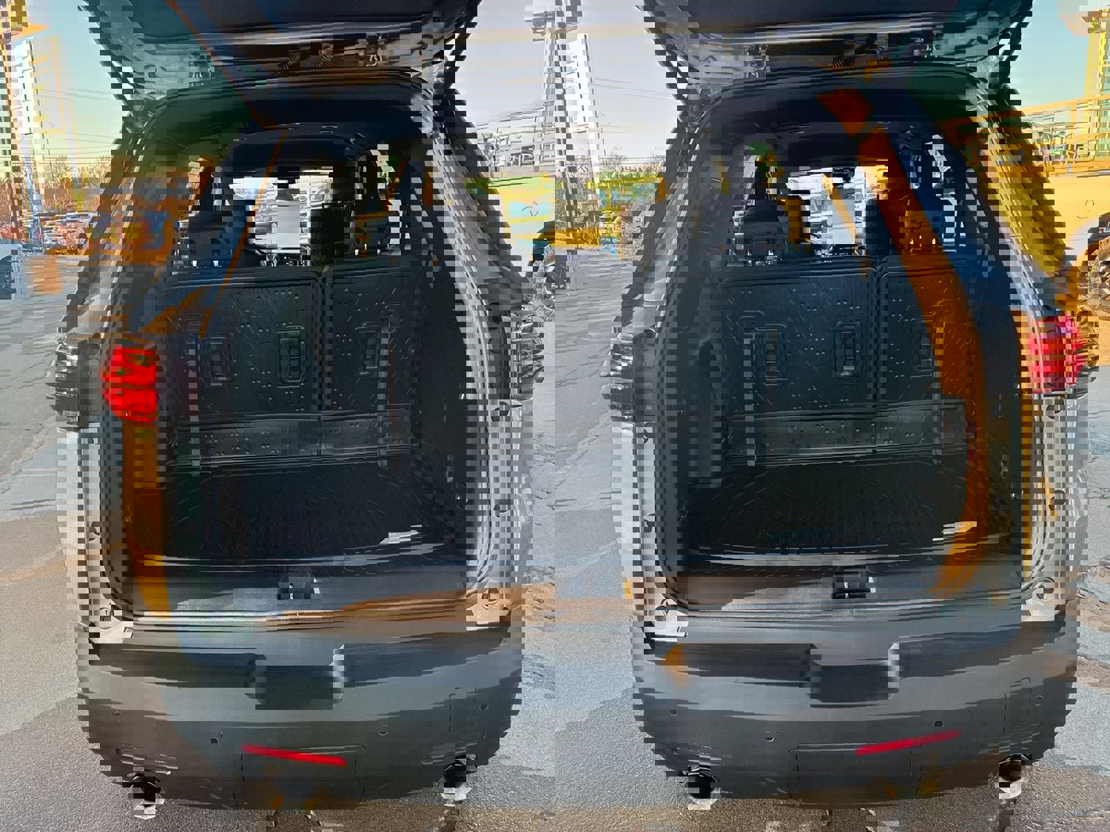 Used 2023 Chevrolet Traverse LT w/ LPO, Floor Liner Package image 4