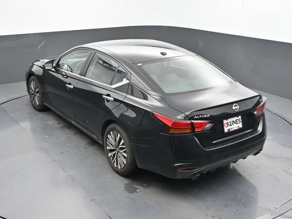 Used 2024 Nissan Altima 2.5 SV w/ SV Premium Package FWD image 21