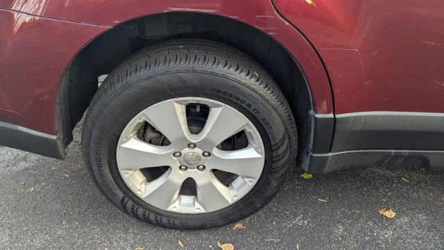 Used 2011 Subaru Outback 2.5i Premium w/ All-Weather Pkg image 12