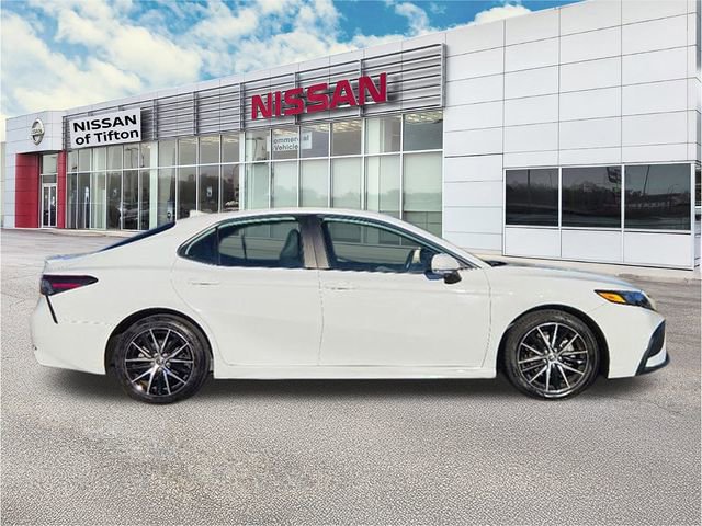 Used 2023 Toyota Camry SE image 8