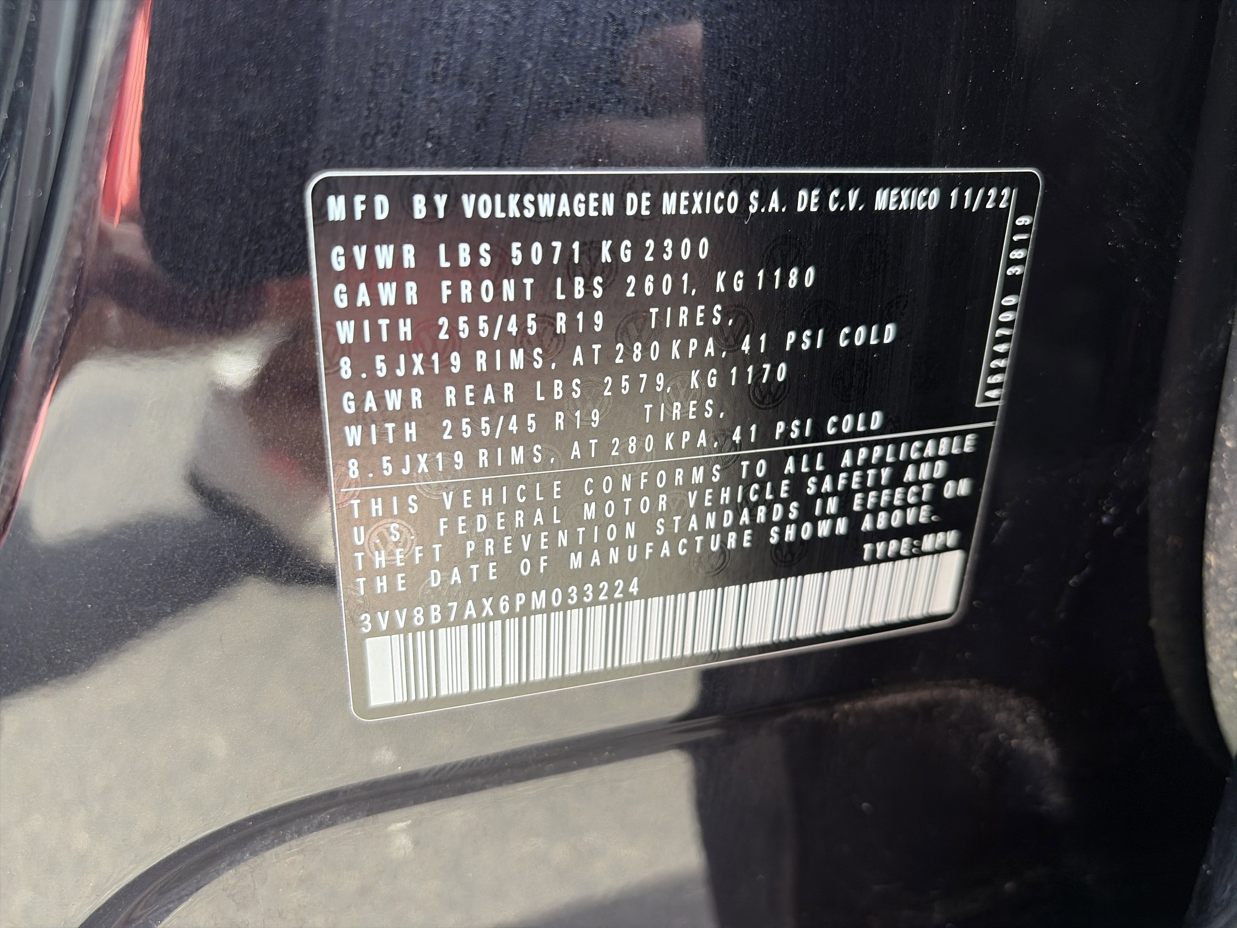 Certified 2023 Volkswagen Tiguan SE R-Line image 32