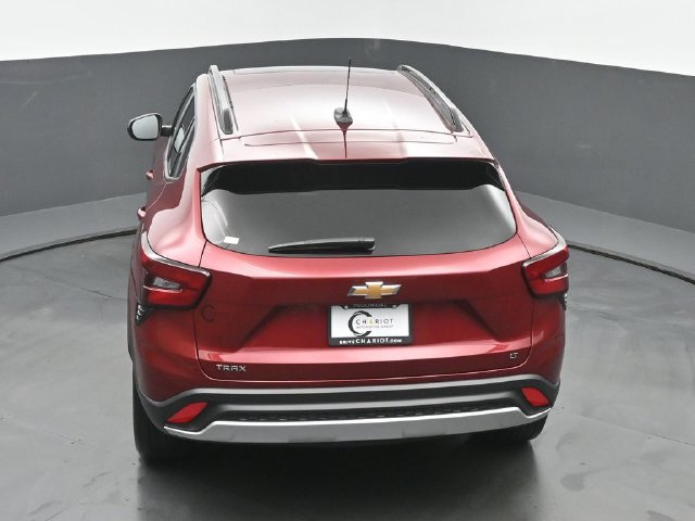 Used 2024 Chevrolet Trax LT w/ Sunroof Package FWD image 40