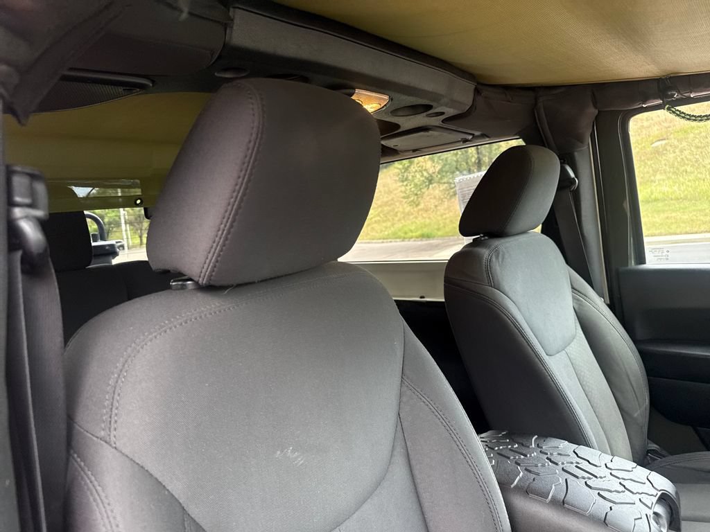 Used 2015 Jeep Wrangler Sport AWD/4WD image 24