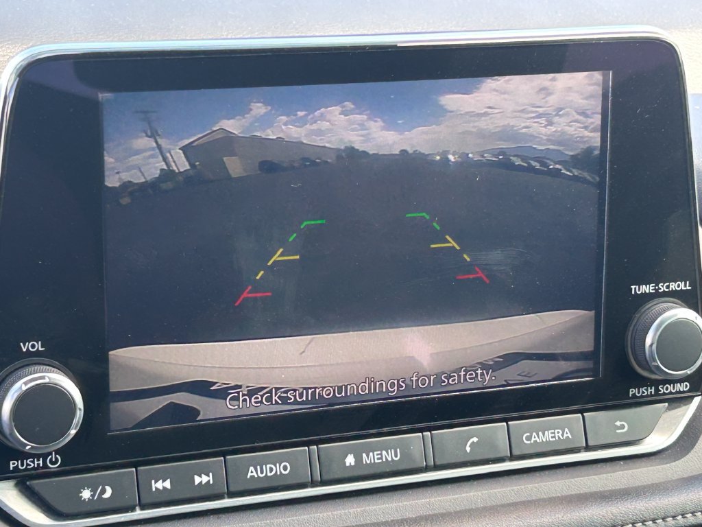 Used 2024 Nissan Rogue S FWD image 13