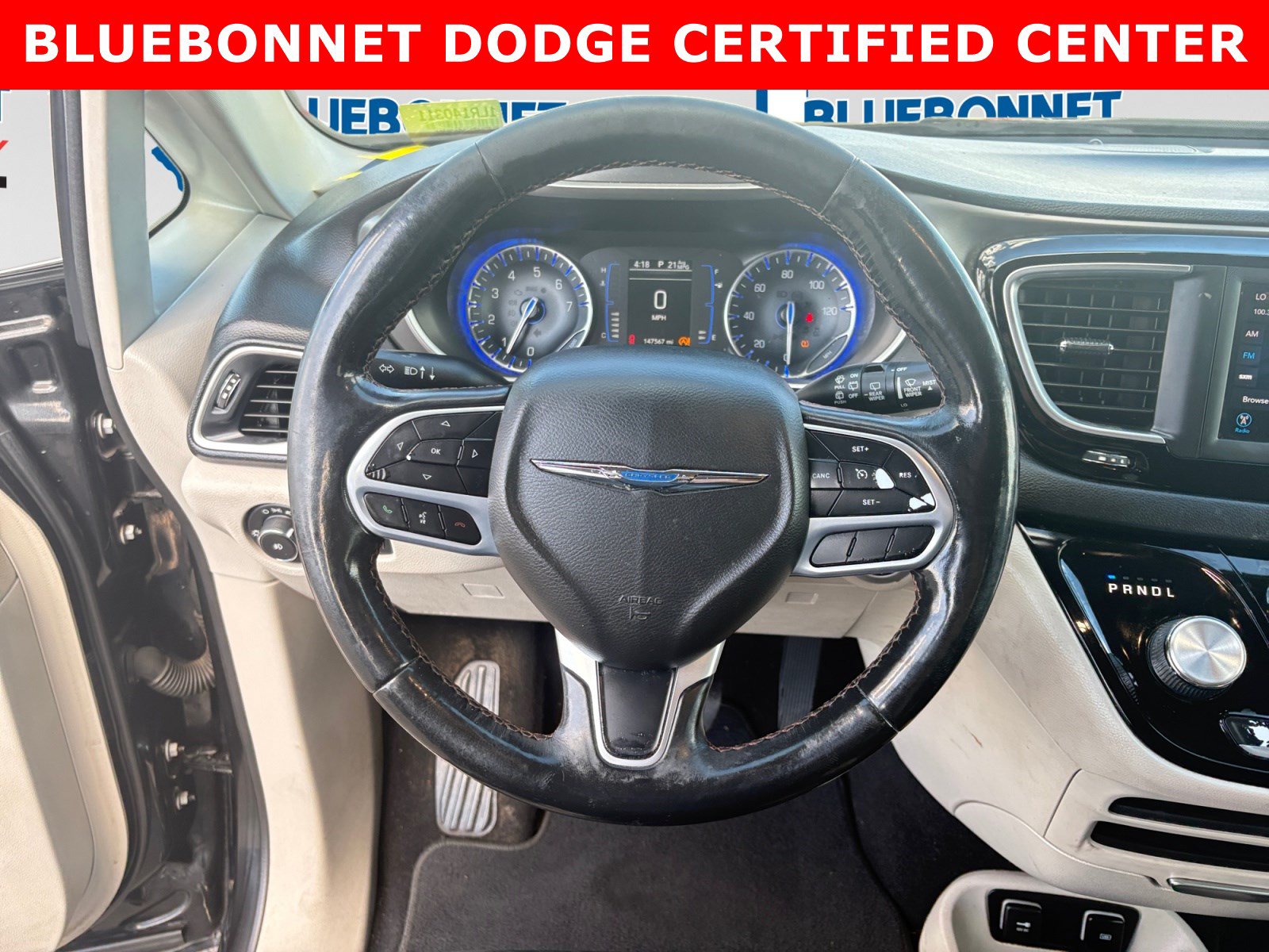 Used 2020 Chrysler Pacifica Touring-L FWD image 13