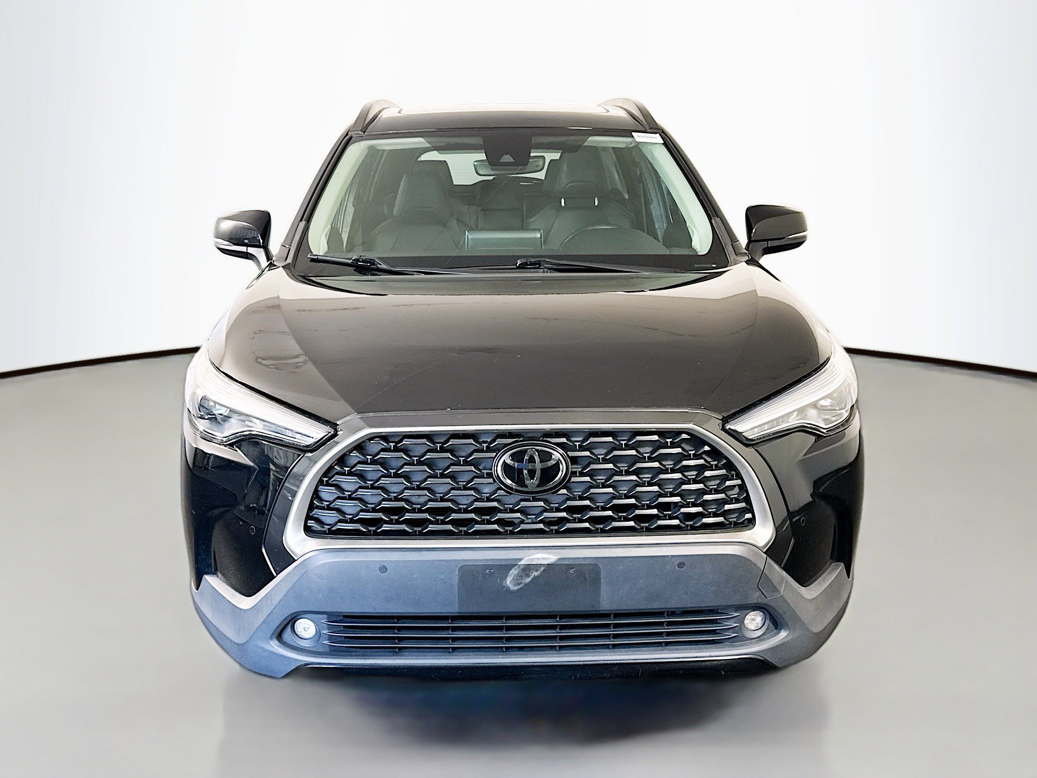 Used 2022 Toyota Corolla Cross XLE FWD image 2