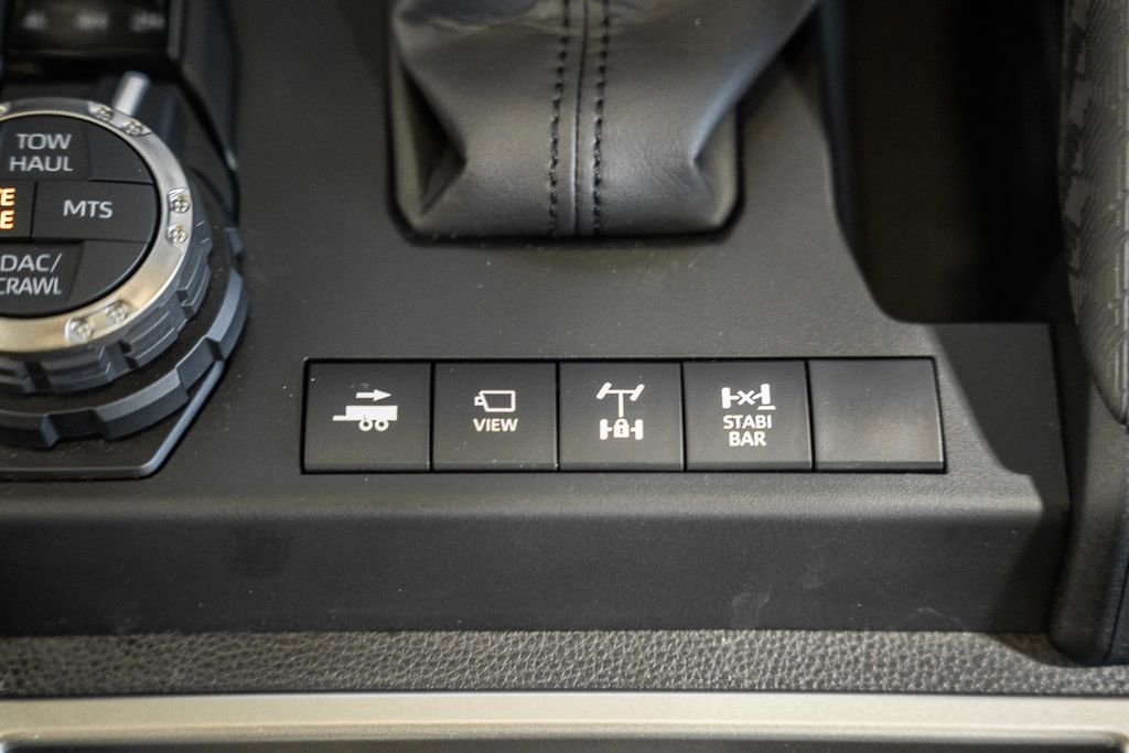 Used 2025 Toyota 4Runner Trailhunter AWD/4WD image 30