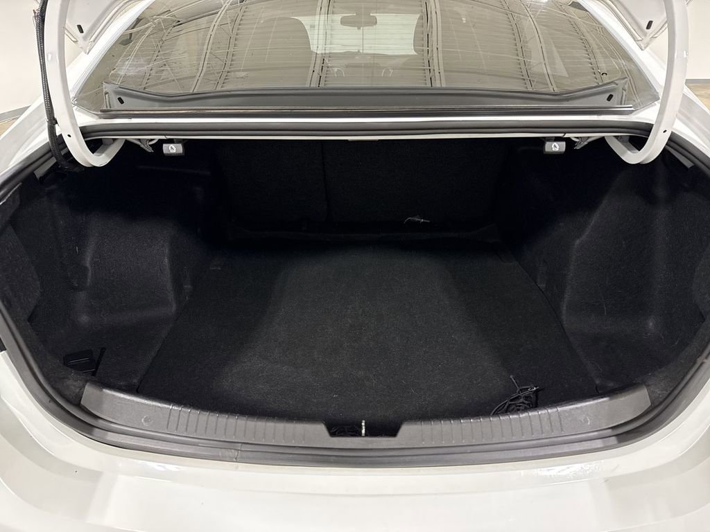 Used 2018 Chevrolet Malibu LS image 23