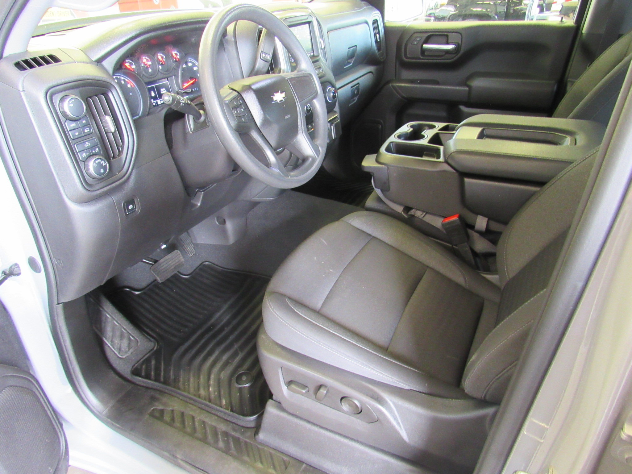 Used 2024 Chevrolet Silverado 1500 Custom w/ LPO, Dark Essentials Package AWD/4WD image 14
