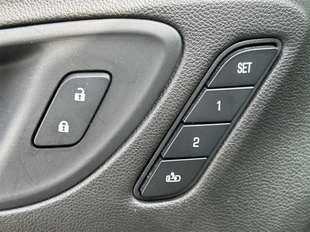 Used 2020 Buick Encore GX Essence w/ Advanced Technology Package image 23