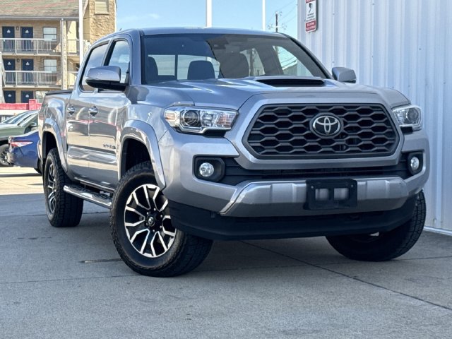 Used 2021 Toyota Tacoma TRD Sport AWD/4WD image 2