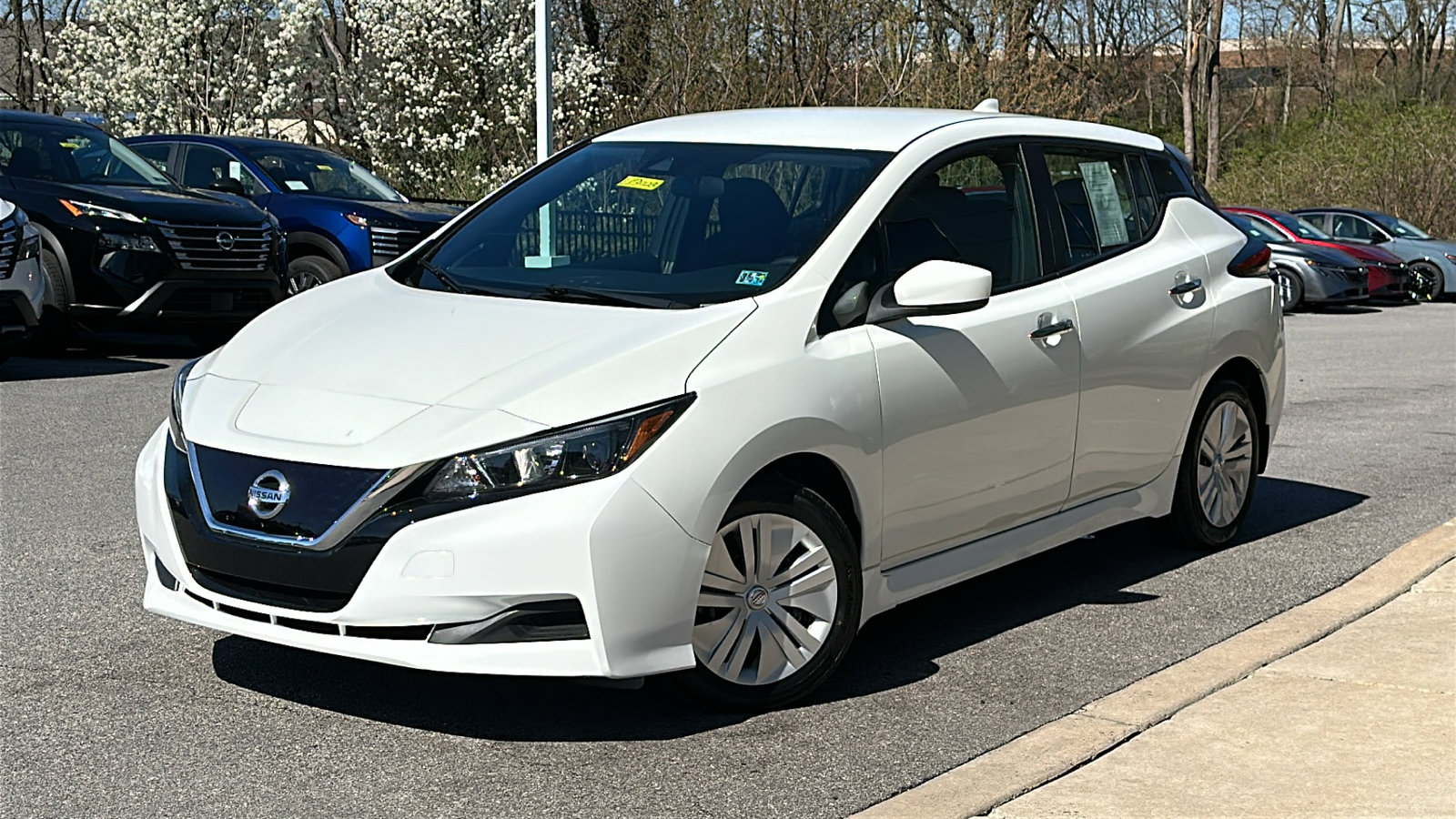 Certified 2022 Nissan Leaf S image 1