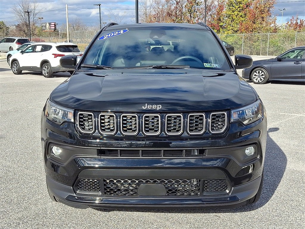 Used 2024 Jeep Compass Latitude w/ Convenience Group image 5